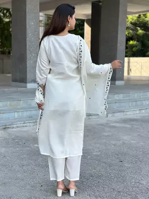 Floral embroidered silk blend round neck kurta trouser & dupatta set 2