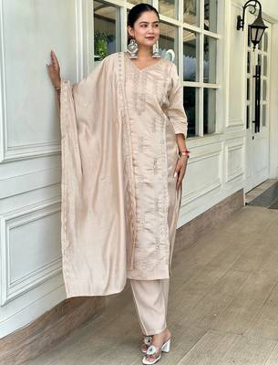 Floral embroidered silk blend v neck kurta trouser & dupatta set 1