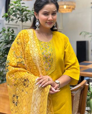 Floral embroidered silk blend round neck kurta trouser & dupatta set 4