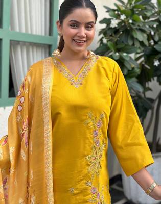 Floral embroidered silk blend v neck kurta trouser & dupatta set 4
