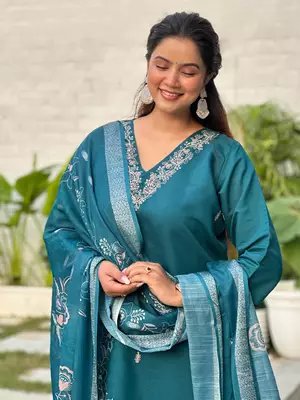 Floral embroidered silk blend v neck kurta trouser & dupatta set 4