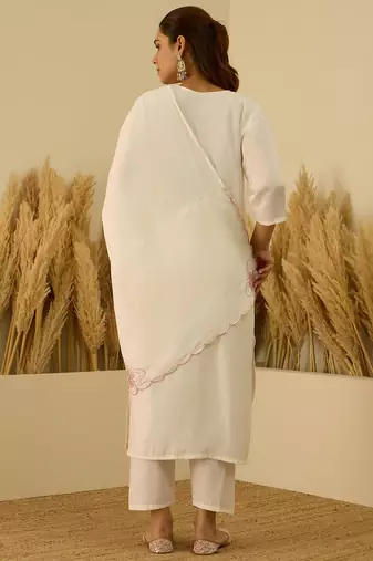 Floral embroidered silk blend v neck kurta trouser & dupatta set