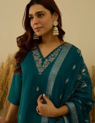Floral embroidered silk blend v neck kurta trouser & dupatta set 3