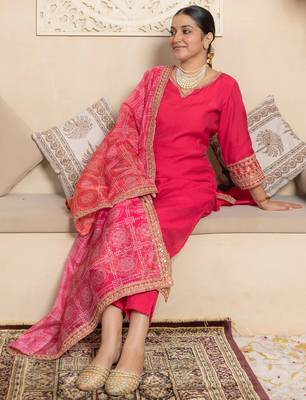 Floral embroidered silk blend round neck kurta trouser & dupatta set 3