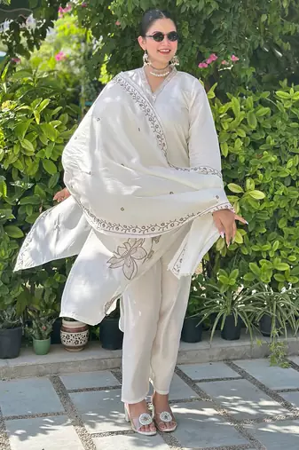 Floral embroidered silk blend v neck kurta trouser & dupatta set