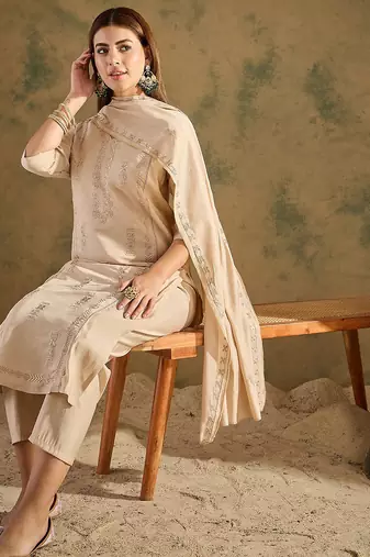 Floral embroidered silk blend v neck kurta trouser & dupatta set