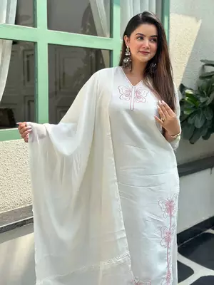 Floral embroidered silk blend v neck kurta trouser & dupatta set 3