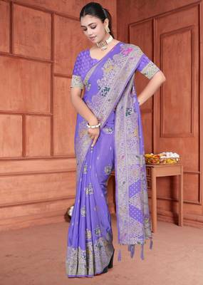 Traditional Lavender Satin silk blend Saree with Peacock Motifs & Rich Pallu 3