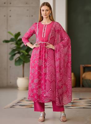Women's pink rayon printed straight kurta set with dupatta 3