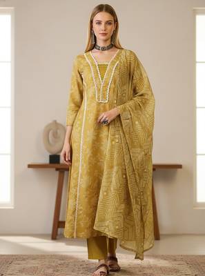 Women's yellow rayon printed straight kurta set with dupatta 1