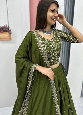 Green Designer Lehenga Choli with Heavy Embroidery Dupatta Set 2