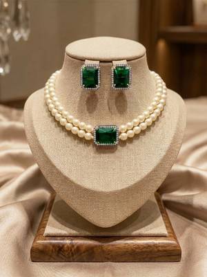 Elegant emerald green pearl necklace set with stud earrings for women 1