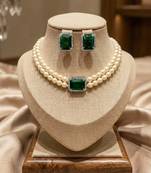 Elegant emerald green pearl necklace set with stud earrings for women