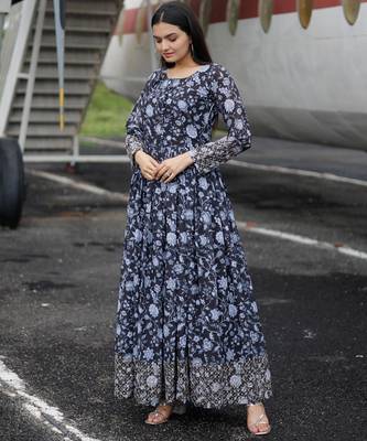 Embroidery zari sequance work with full flaired gown 4