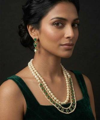 Royal emerald green pearl layered necklace set with earrings for women 3