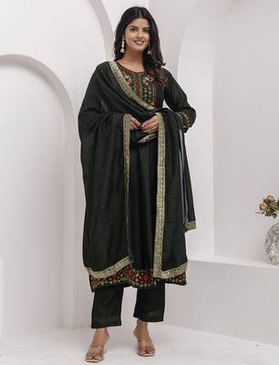 green fancy silk kurta set 4