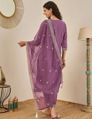 Floral embroidered silk blend round neck kurta trouser & dupatta 2