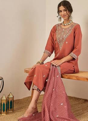 Floral embroidered silk blend round neck kurta trouser & dupatta 3