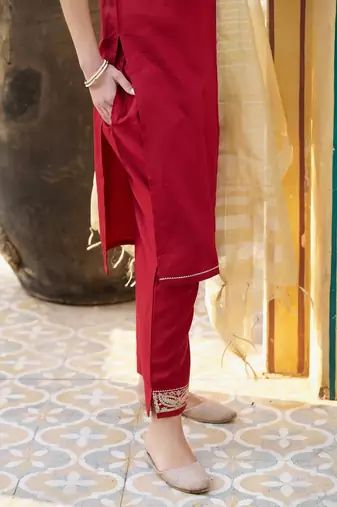Floral embroidered viscose rayon round neck kurta trouser & dupatta