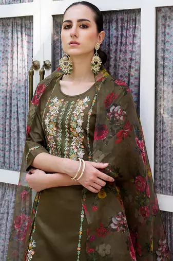 Floral embroidered viscose rayon round neck kurta trouser & dupatta