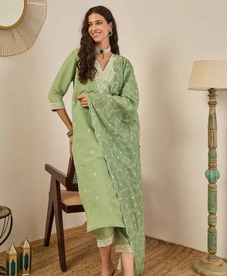Floral embroidered cotton silk v neck kurta trouser & dupatta 3