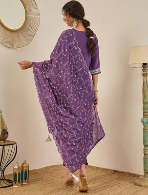 Floral embroidered cotton silk v neck kurta trouser & dupatta 2