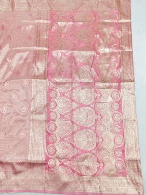 Pink zari woven silk blend saree with blouse piece 2