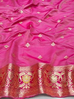 Light green zari woven silk blend saree with blouse piece 4