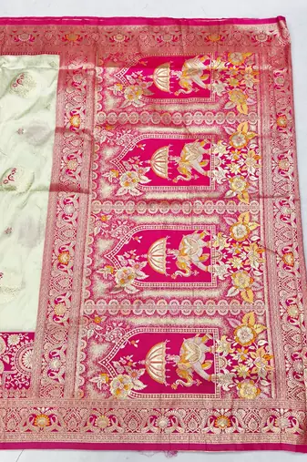 Cream zari woven silk blend saree with blouse piece