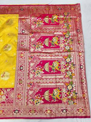 Gold zari woven silk blend saree with blouse piece 2