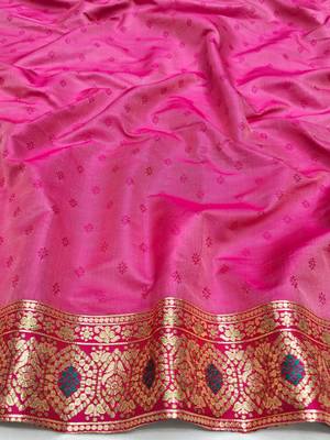 Pista zari woven patola silk blend festive saree with blouse piece 4