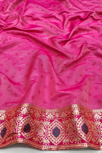 Cream zari woven patola silk blend festive saree with blouse piece