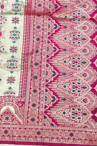 Cream zari woven patola silk blend festive saree with blouse piece