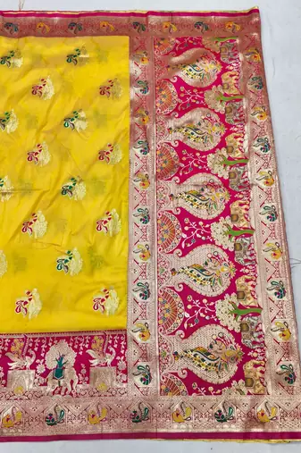 Gold zari woven silk blend saree with blouse piece