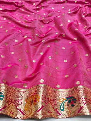 Gold zari woven silk blend saree with blouse piece 4