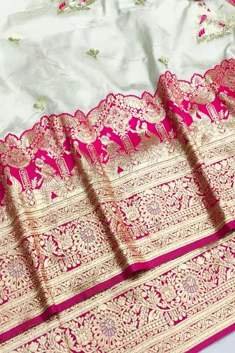 Cream zari woven silk blend saree with blouse piece