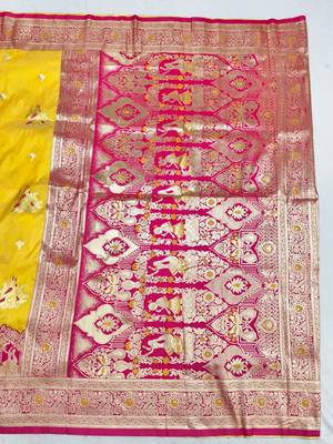 Gold zari woven silk blend saree with blouse piece 2