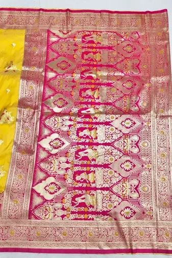 Gold zari woven silk blend saree with blouse piece