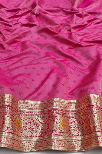 Gold zari woven silk blend saree with blouse piece