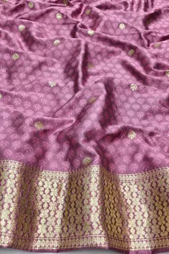 Magenta zari woven silk blend saree with blouse piece