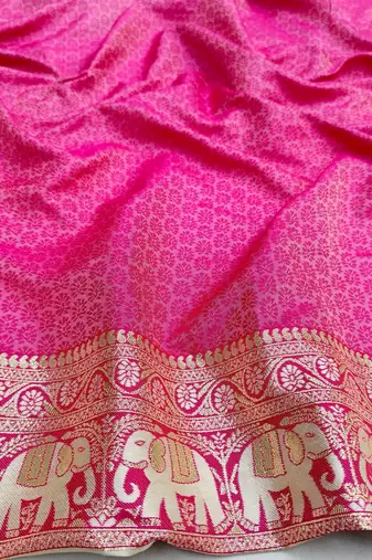 Cream zari woven silk blend saree with blouse piece