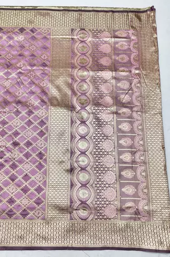 Purple zari woven silk blend saree with blouse piece
