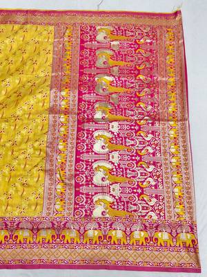 Gold zari woven silk blend saree with blouse piece 2