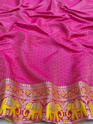 Gold zari woven silk blend saree with blouse piece 4