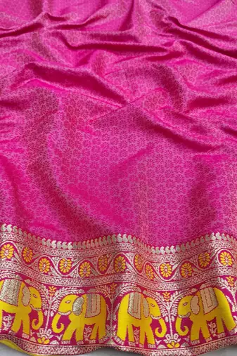 Gold zari woven silk blend saree with blouse piece