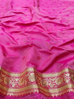 Light green zari woven silk blend saree with blouse piece 4