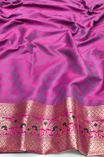 Green zari woven silk blend saree with blouse piece