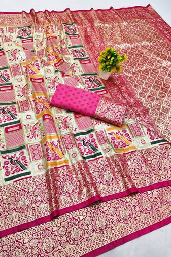 Cream zari woven patola silk blend saree with blouse piece