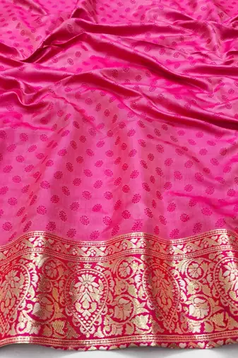 Cream zari woven patola silk blend saree with blouse piece