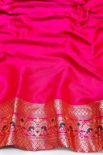 Tael green zari woven silk blend saree with blouse piece
